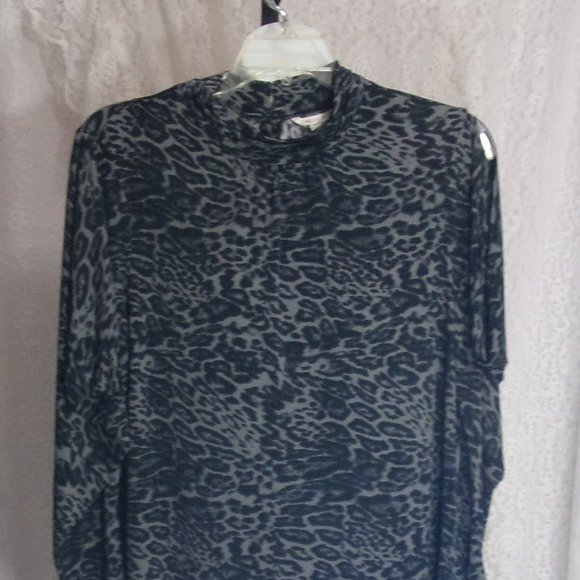 Black and Grey Leopard Draped Cold Shoulder Top Size Plus 14/16 - Picture 1 of 5